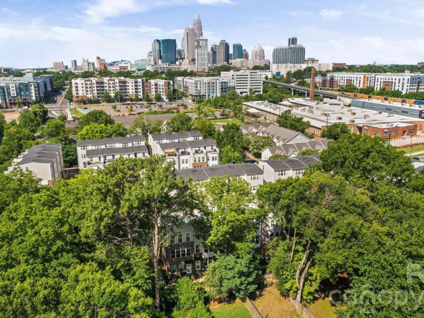 547 Old Mill Road, Charlotte, NC 28206.  MLS# CAR4402535, YatesRealty ID 38650. 