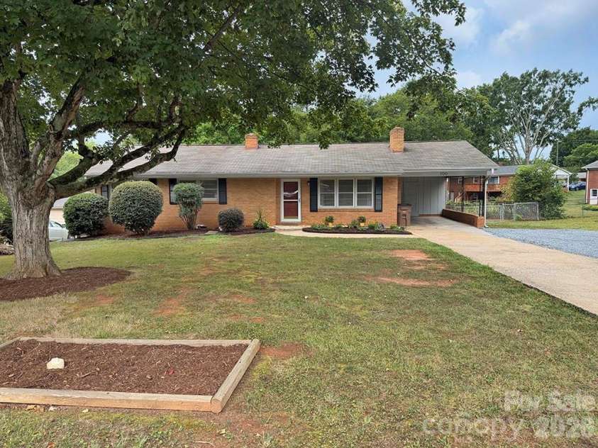 700 Branton Drive, Shelby, NC 28152.  MLS# CAR4403099, YatesRealty ID 38651. 