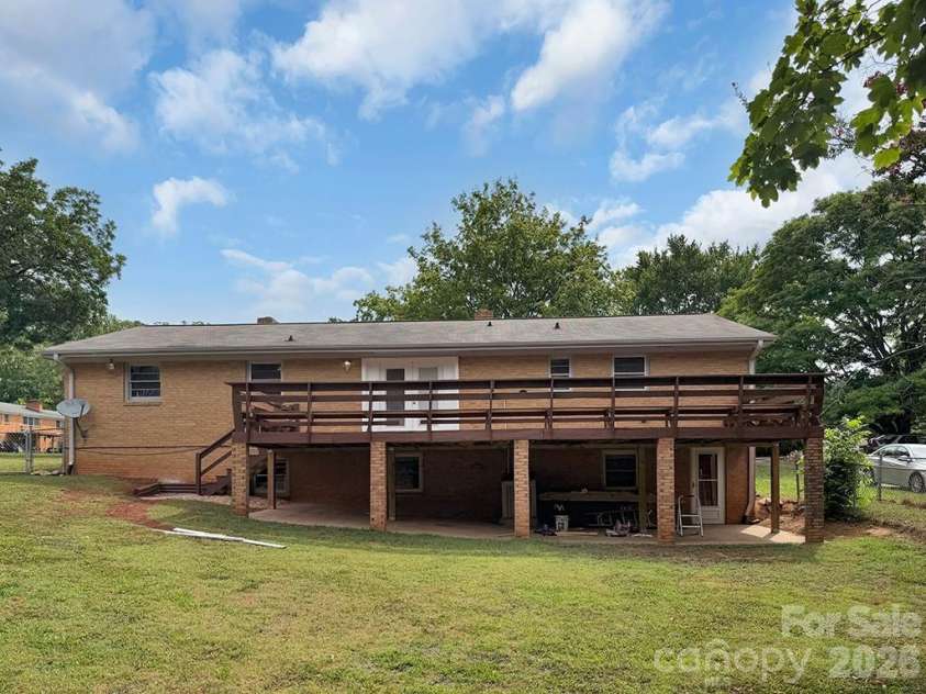 700 Branton Drive, Shelby, NC 28152.  MLS# CAR4403099, YatesRealty ID 38651. 