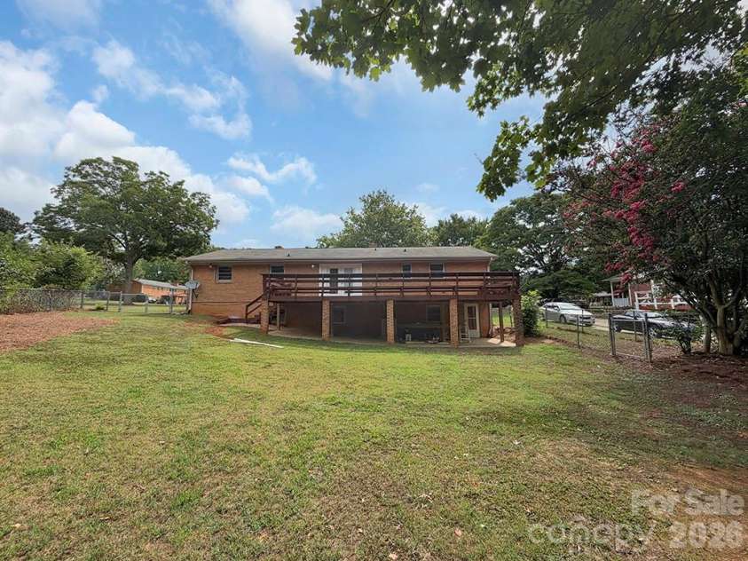 700 Branton Drive, Shelby, NC 28152.  MLS# CAR4403099, YatesRealty ID 38651. 