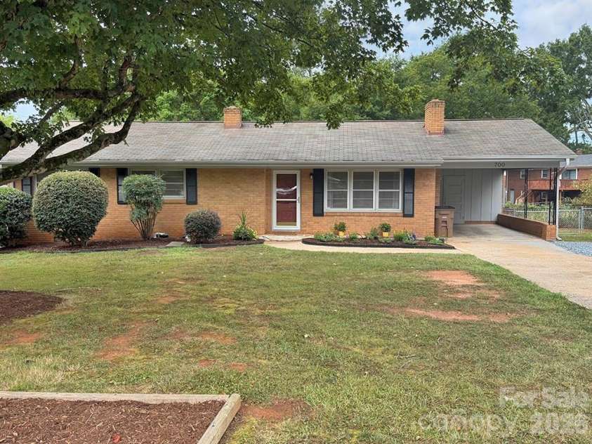 700 Branton Drive, Shelby, NC 28152.  MLS# CAR4403099, YatesRealty ID 38651. 