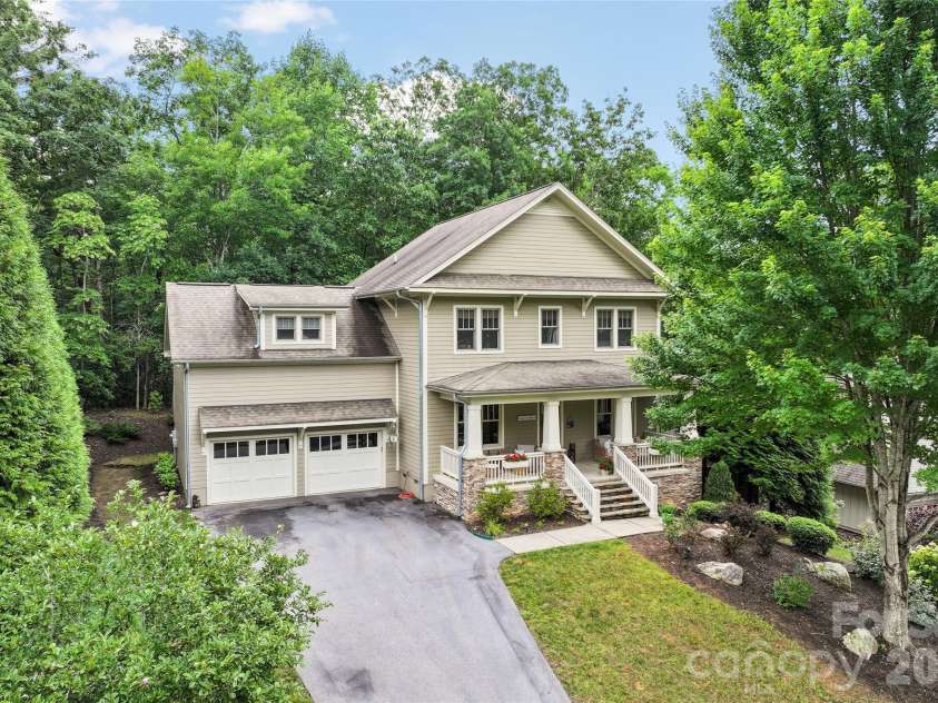 46 Slide Rock Way, Fairview, NC 28730.  MLS# CAR4405082, YatesRealty ID 38652. 