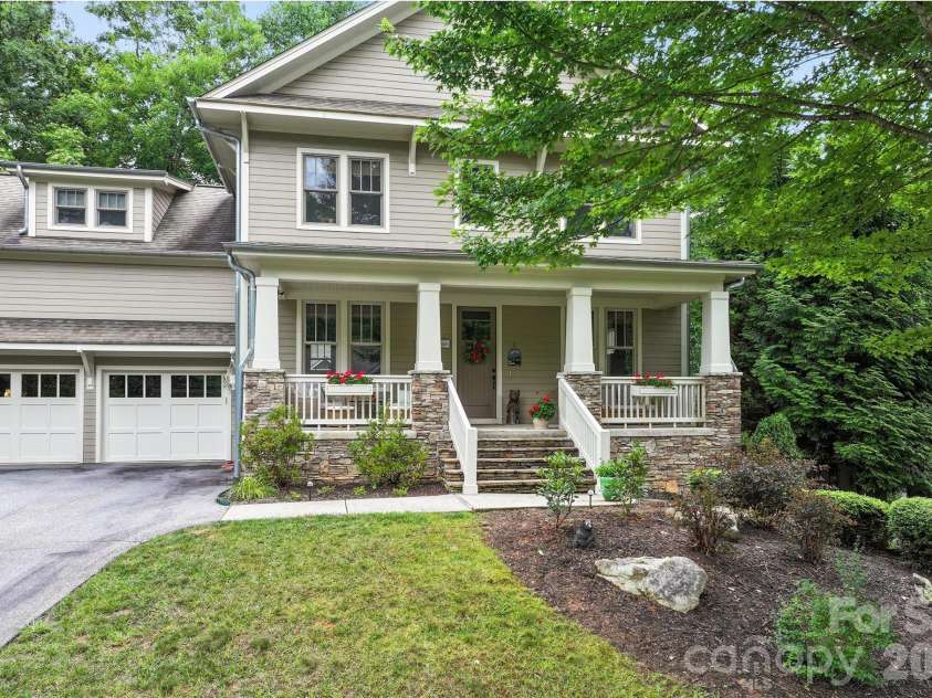 46 Slide Rock Way, Fairview, NC 28730.  MLS# CAR4405082, YatesRealty ID 38652. 