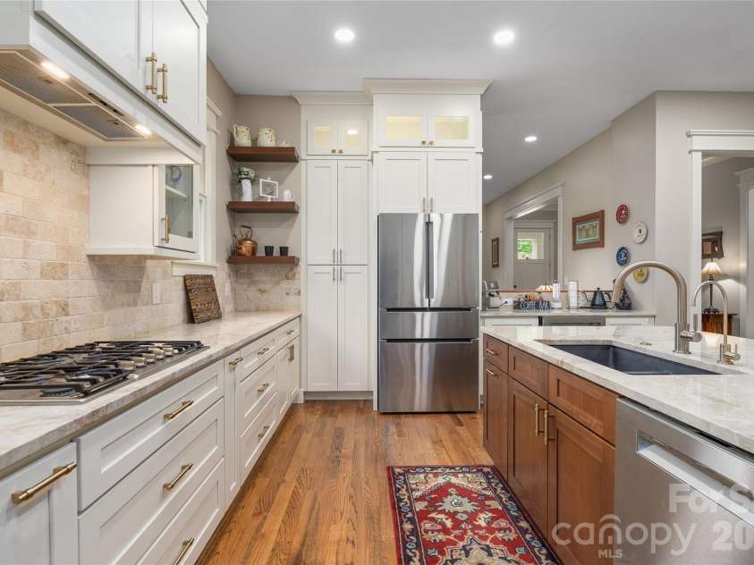 46 Slide Rock Way, Fairview, NC 28730.  MLS# CAR4405082, YatesRealty ID 38652. 