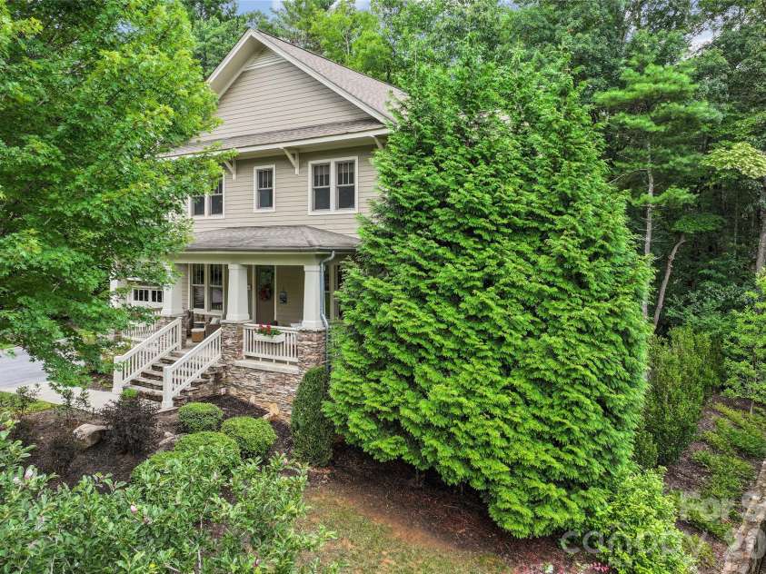 46 Slide Rock Way, Fairview, NC 28730.  MLS# CAR4405082, YatesRealty ID 38652. 