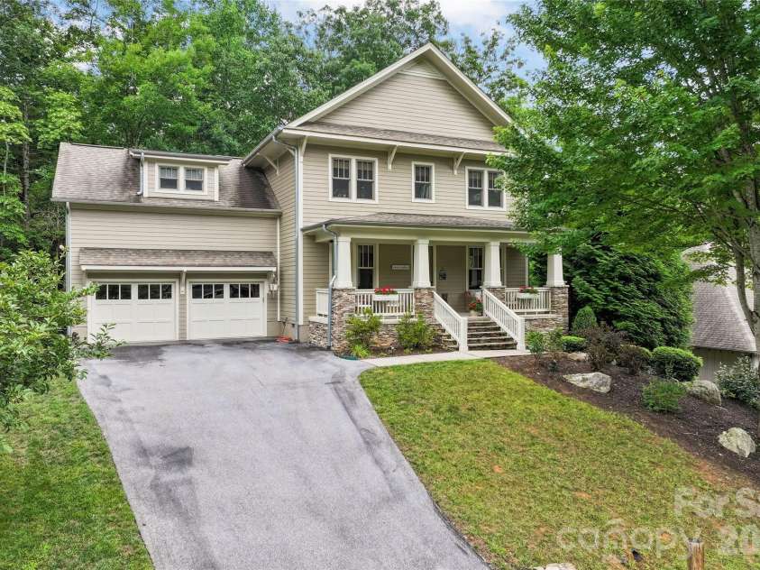46 Slide Rock Way, Fairview, NC 28730.  MLS# CAR4405082, YatesRealty ID 38652. 