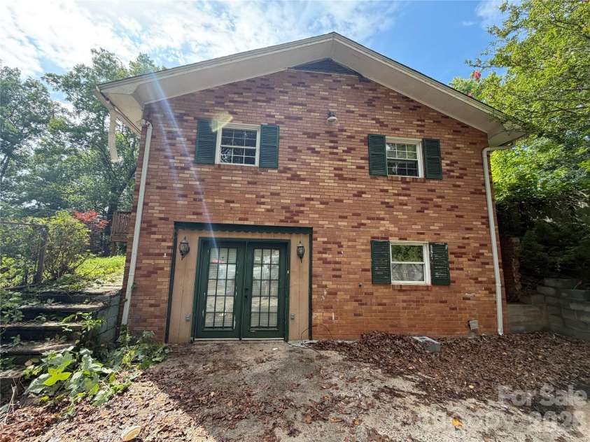3247 Gastonia Highway, Lincolnton, NC 28092.  MLS# CAR4403127, YatesRealty ID 38654. 