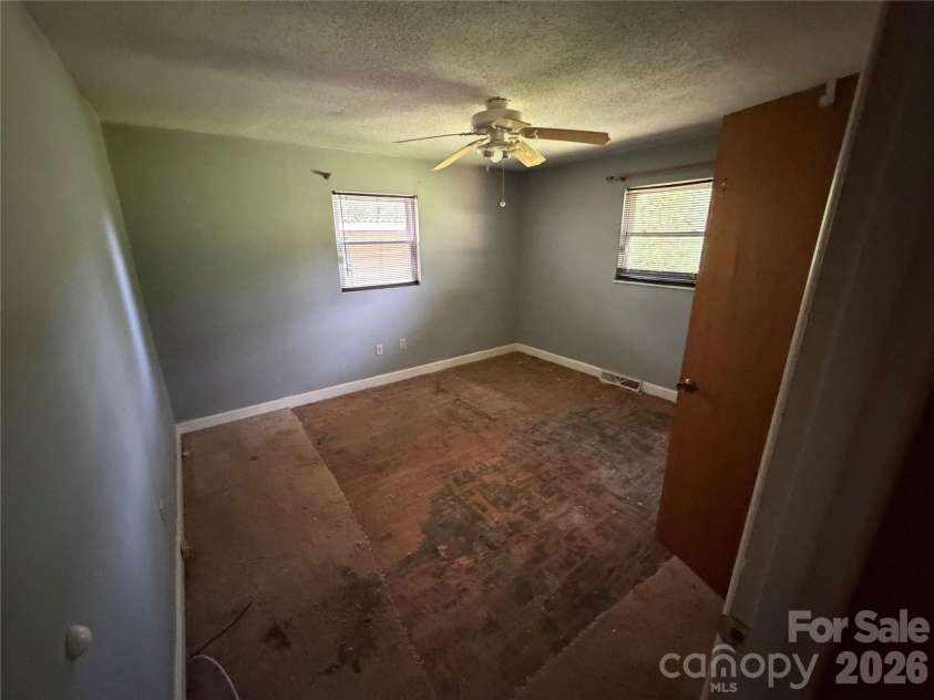 3247 Gastonia Highway, Lincolnton, NC 28092.  MLS# CAR4403127, YatesRealty ID 38654. 