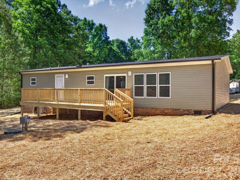 170 Harvick Lane, Lexington, NC 27292.  MLS# CAR4381928, YatesRealty ID 38659. 