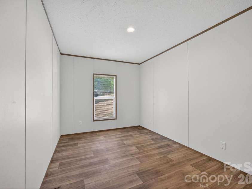 170 Harvick Lane, Lexington, NC 27292.  MLS# CAR4381928, YatesRealty ID 38659. Bedroom 2