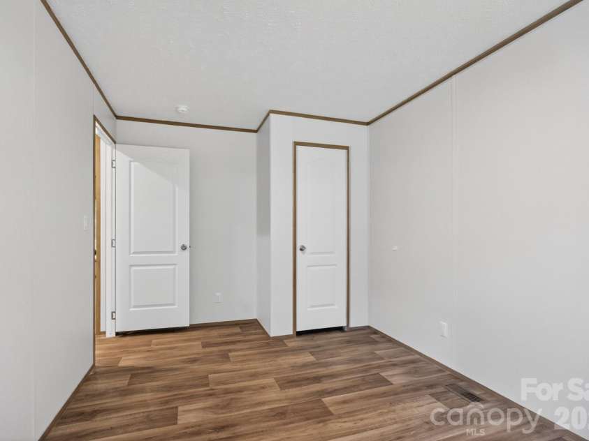 170 Harvick Lane, Lexington, NC 27292.  MLS# CAR4381928, YatesRealty ID 38659. Bedroom 3