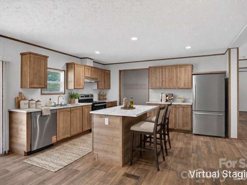 170 Harvick Lane, Lexington, NC 27292.  MLS# CAR4381928, YatesRealty ID 38659. Kitchen virtually staged