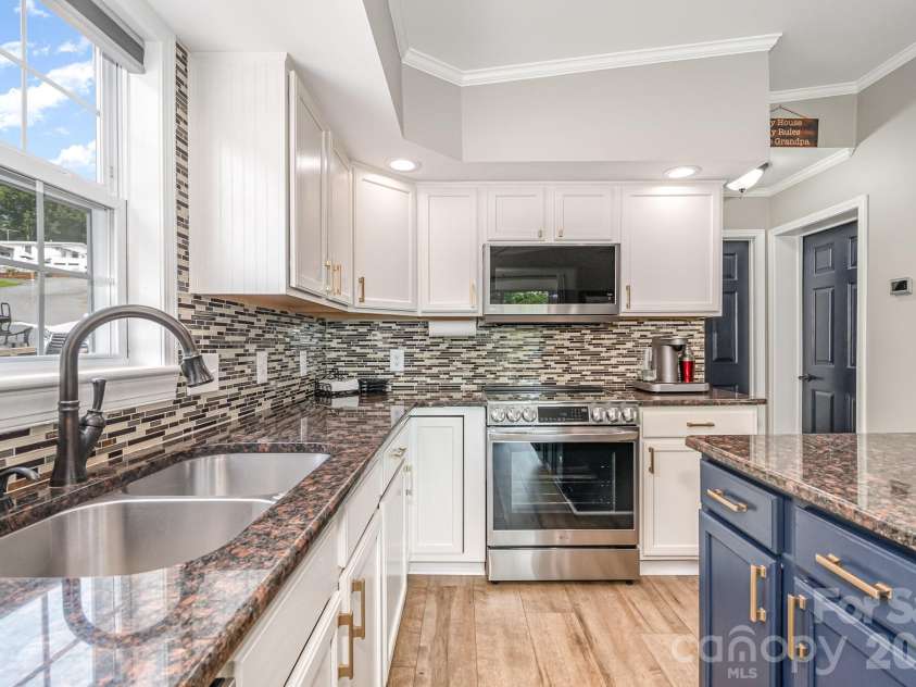132 Eagle Drive, New London, NC 28127.  MLS# CAR4356390, YatesRealty ID 3866. 