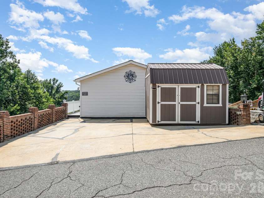 132 Eagle Drive, New London, NC 28127.  MLS# CAR4356390, YatesRealty ID 3866. 