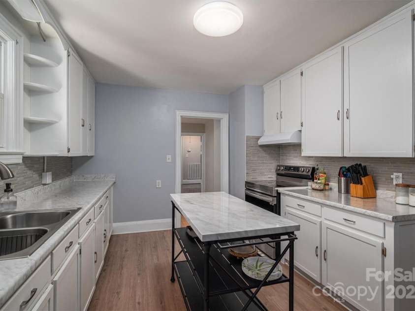 408 Elizabeth Street, Gastonia, NC 28054.  MLS# CAR4211160, YatesRealty ID 3866. 