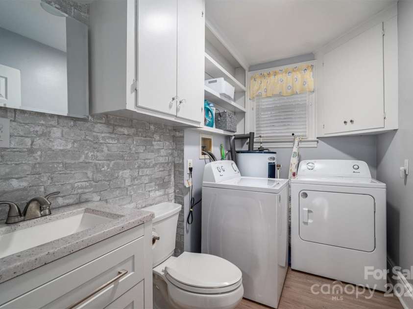 408 Elizabeth Street, Gastonia, NC 28054.  MLS# CAR4211160, YatesRealty ID 3866. 