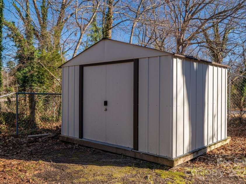 408 Elizabeth Street, Gastonia, NC 28054.  MLS# CAR4211160, YatesRealty ID 3866. 