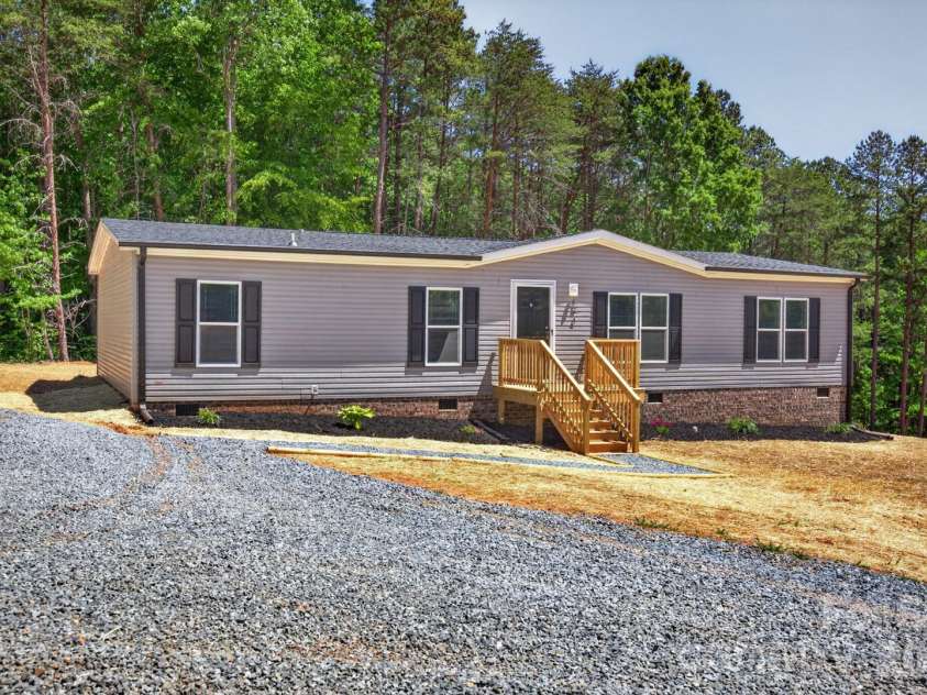 194 Harvick Lane, Lexington, NC 27294.  MLS# CAR4381941, YatesRealty ID 38660. 