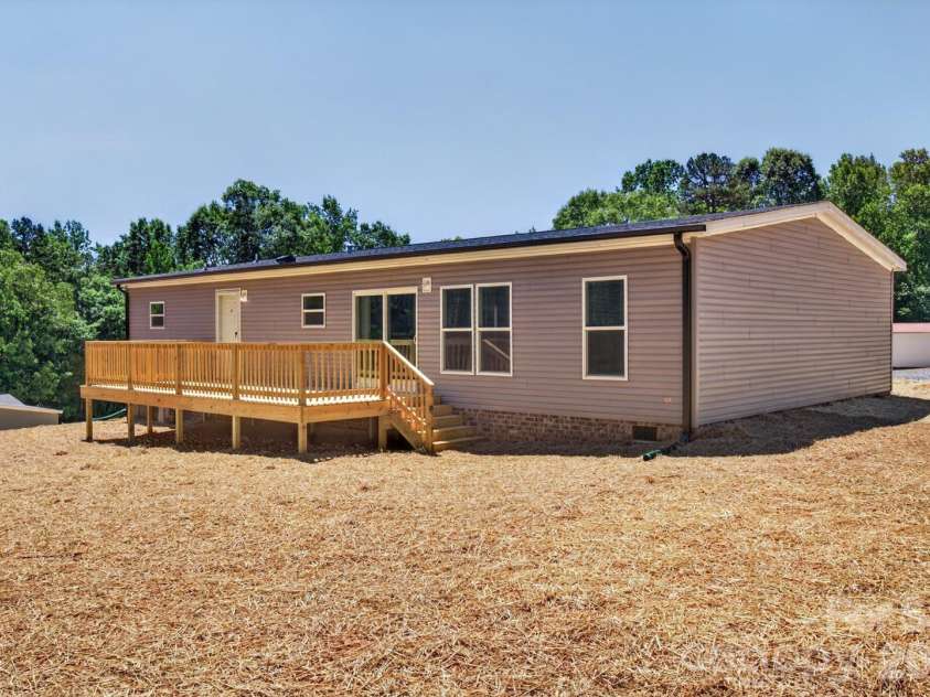 194 Harvick Lane, Lexington, NC 27294.  MLS# CAR4381941, YatesRealty ID 38660. 