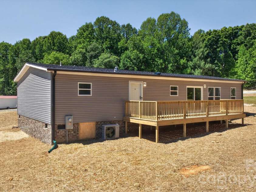 194 Harvick Lane, Lexington, NC 27294.  MLS# CAR4381941, YatesRealty ID 38660. 