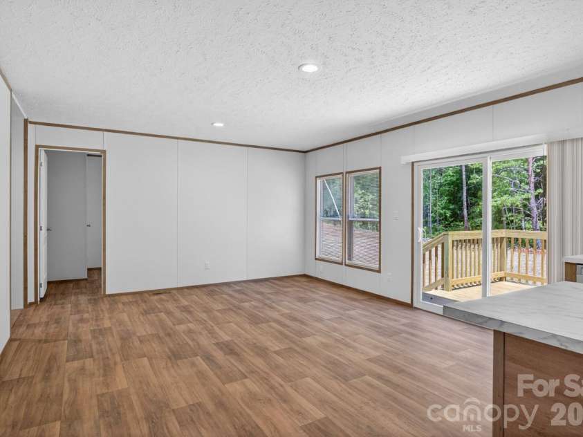 194 Harvick Lane, Lexington, NC 27294.  MLS# CAR4381941, YatesRealty ID 38660. Dining Area