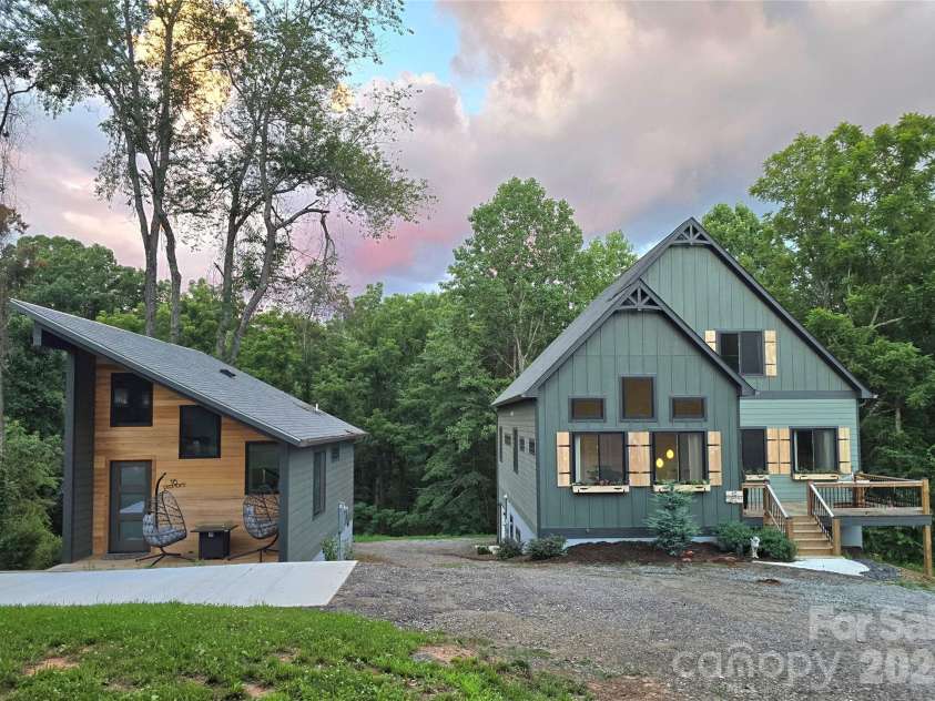 18 Baker Place, Arden, NC 28704.  MLS# CAR4405675, YatesRealty ID 38661. 