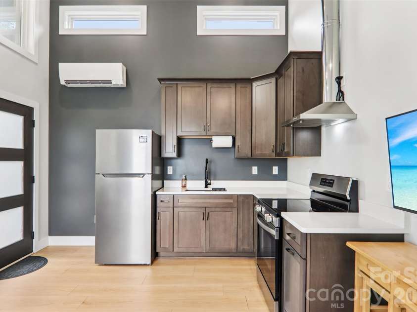 18 Baker Place, Arden, NC 28704.  MLS# CAR4405675, YatesRealty ID 38661. 
