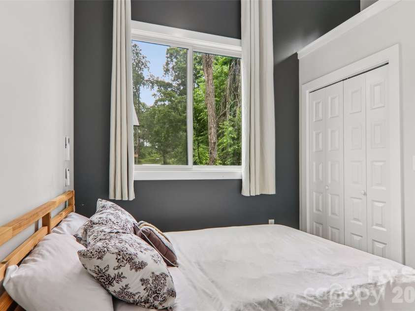 18 Baker Place, Arden, NC 28704.  MLS# CAR4405675, YatesRealty ID 38661. 