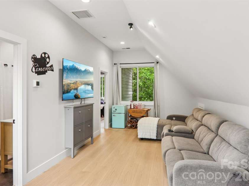 18 Baker Place, Arden, NC 28704.  MLS# CAR4405675, YatesRealty ID 38661. 