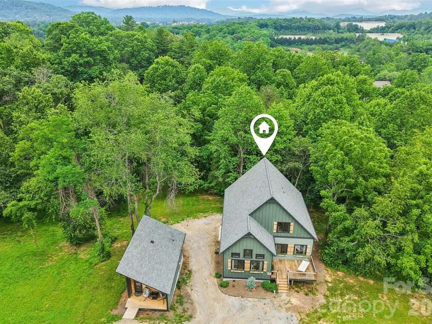 18 Baker Place, Arden, NC 28704.  MLS# CAR4405675, YatesRealty ID 38661. 