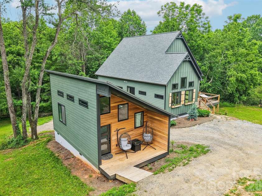 18 Baker Place, Arden, NC 28704.  MLS# CAR4405675, YatesRealty ID 38661. 