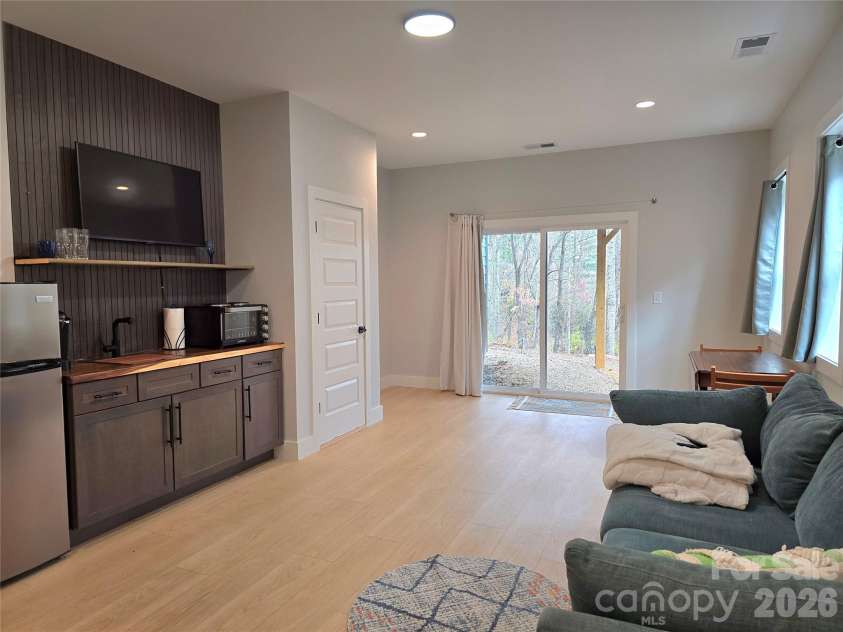 18 Baker Place, Arden, NC 28704.  MLS# CAR4405675, YatesRealty ID 38661. 