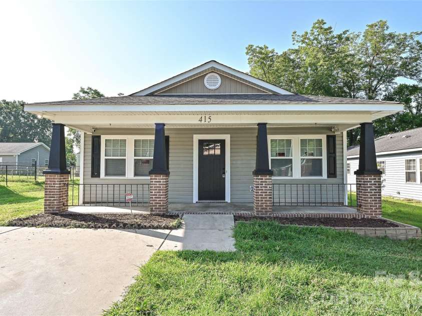 415 Jones Street, Charlotte, NC 28208.  MLS# CAR4395090, YatesRealty ID 38663. 