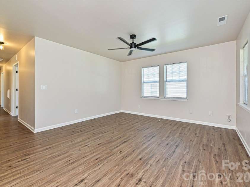 415 Jones Street, Charlotte, NC 28208.  MLS# CAR4395090, YatesRealty ID 38663. 