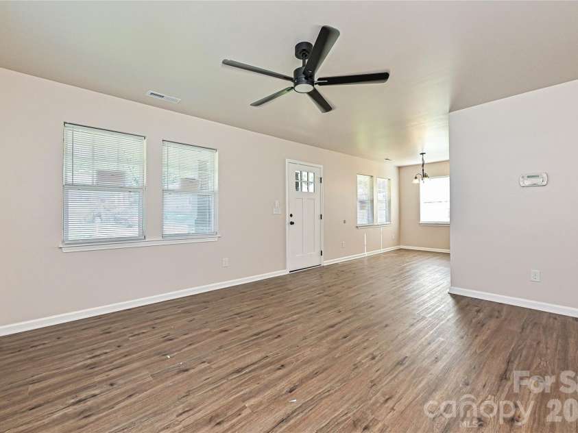 415 Jones Street, Charlotte, NC 28208.  MLS# CAR4395090, YatesRealty ID 38663. 
