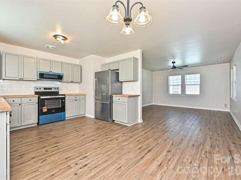 415 Jones Street, Charlotte, NC 28208.  MLS# CAR4395090, YatesRealty ID 38663. 