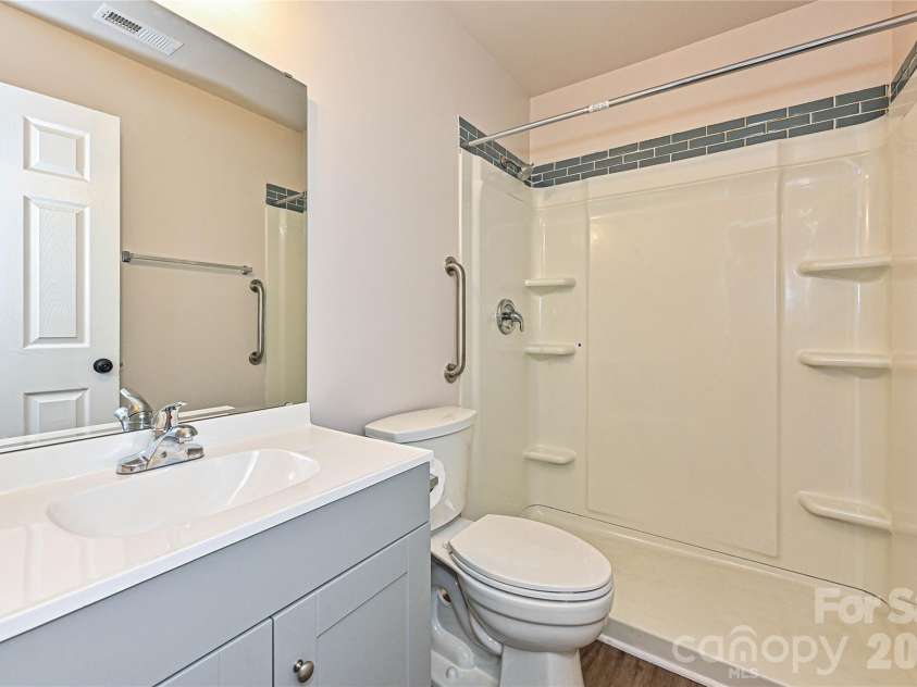 415 Jones Street, Charlotte, NC 28208.  MLS# CAR4395090, YatesRealty ID 38663. 