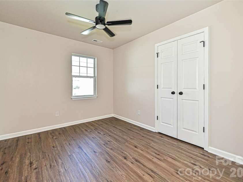 415 Jones Street, Charlotte, NC 28208.  MLS# CAR4395090, YatesRealty ID 38663. 