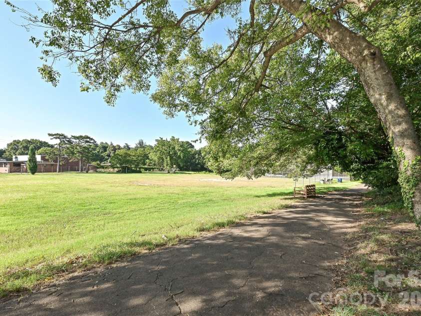 415 Jones Street, Charlotte, NC 28208.  MLS# CAR4395090, YatesRealty ID 38663. 
