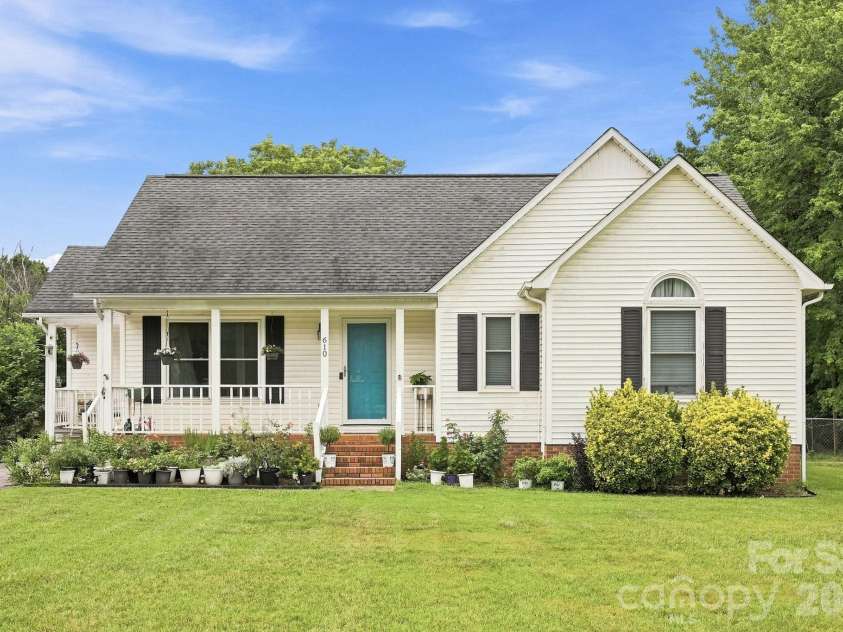610 Winding Way Drive, Monroe, NC 28110.  MLS# CAR4404490, YatesRealty ID 38665. 