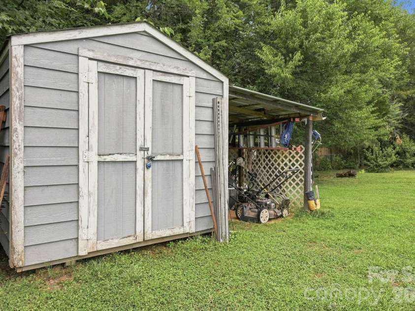 610 Winding Way Drive, Monroe, NC 28110.  MLS# CAR4404490, YatesRealty ID 38665. 
