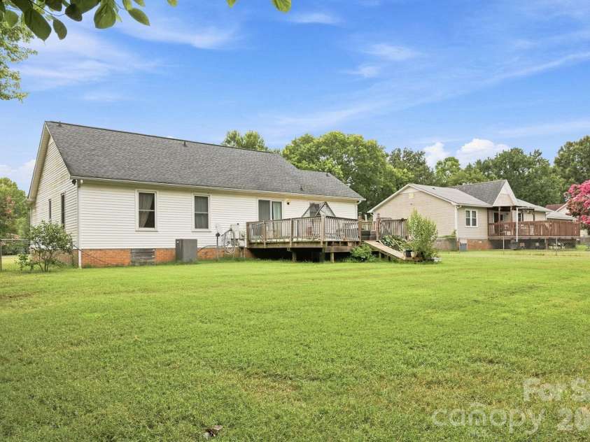 610 Winding Way Drive, Monroe, NC 28110.  MLS# CAR4404490, YatesRealty ID 38665. 