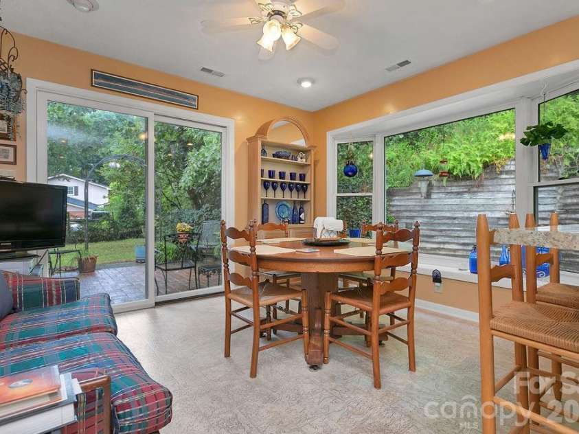 337 Delphia Drive, Brevard, NC 28712.  MLS# CAR4405674, YatesRealty ID 38667. 
