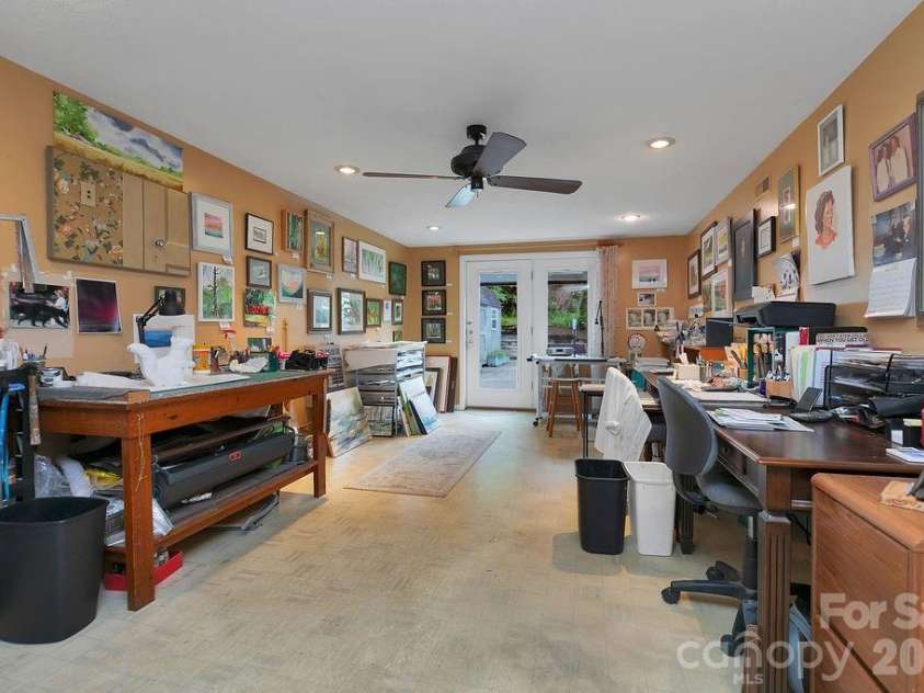 337 Delphia Drive, Brevard, NC 28712.  MLS# CAR4405674, YatesRealty ID 38667. 