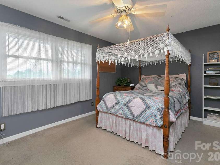 337 Delphia Drive, Brevard, NC 28712.  MLS# CAR4405674, YatesRealty ID 38667. 