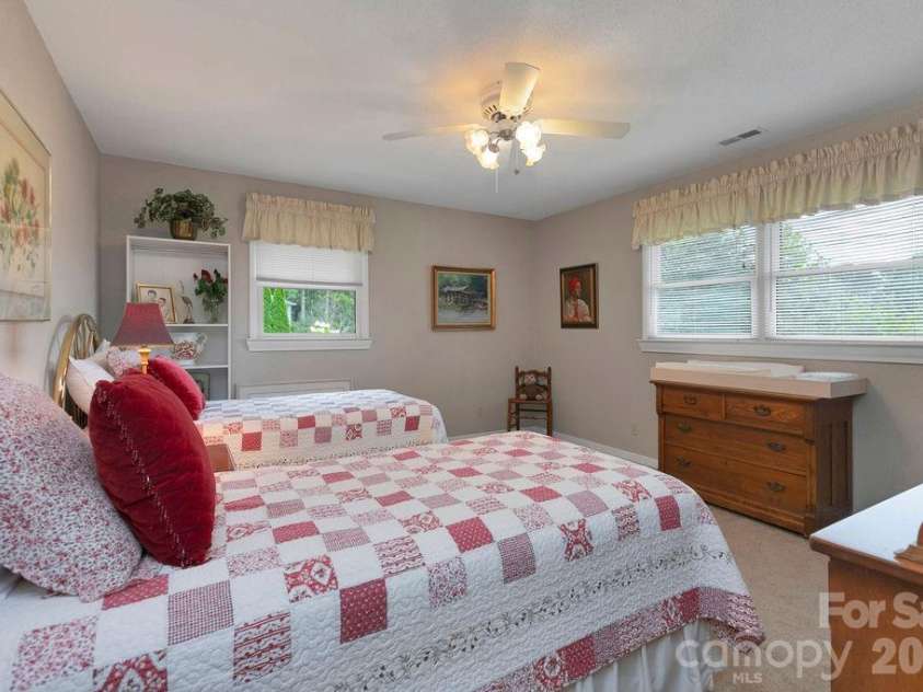 337 Delphia Drive, Brevard, NC 28712.  MLS# CAR4405674, YatesRealty ID 38667. 