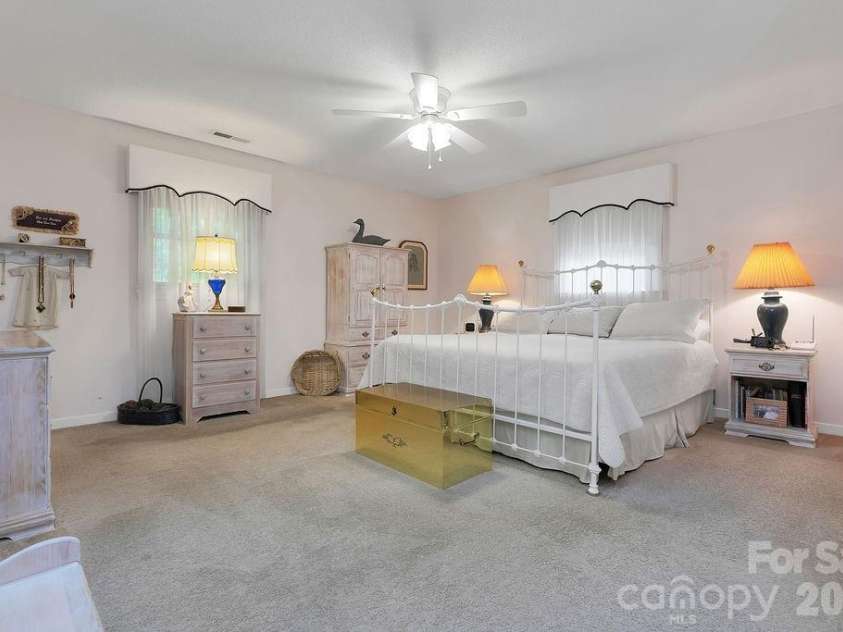 337 Delphia Drive, Brevard, NC 28712.  MLS# CAR4405674, YatesRealty ID 38667. 