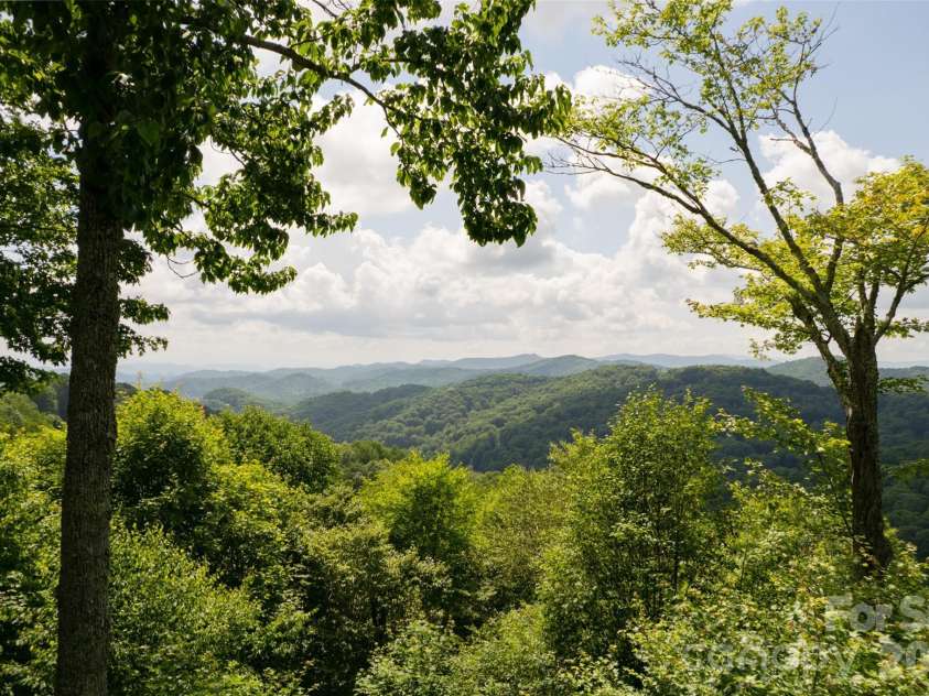 3182 El Miner Drive, Mars Hill, NC 28754.  MLS# CAR4399109, YatesRealty ID 38668. 