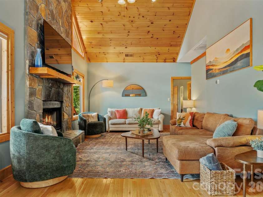 3182 El Miner Drive, Mars Hill, NC 28754.  MLS# CAR4399109, YatesRealty ID 38668. 