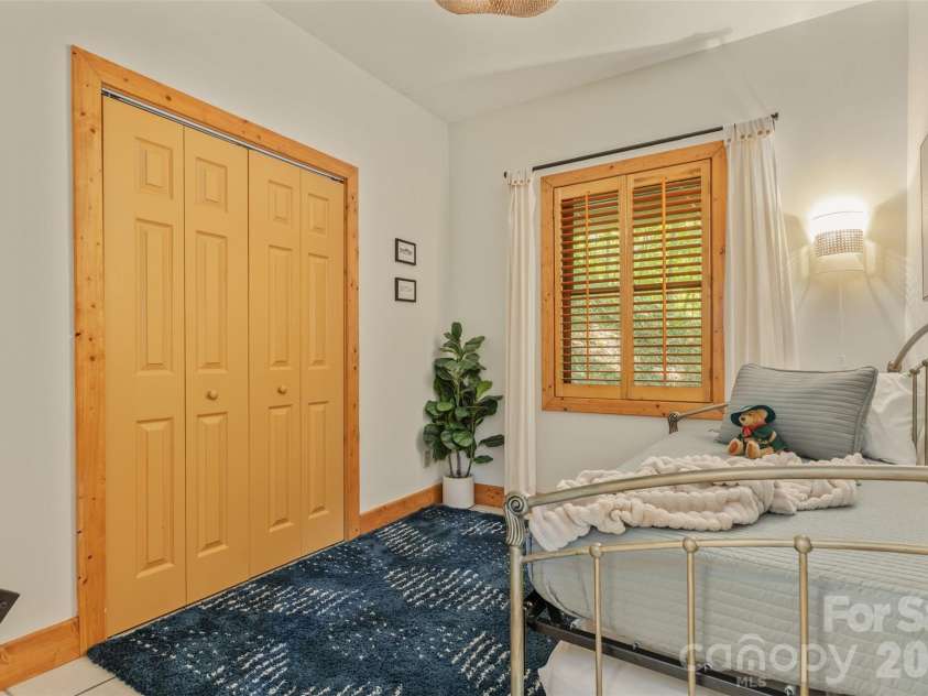 3182 El Miner Drive, Mars Hill, NC 28754.  MLS# CAR4399109, YatesRealty ID 38668. 